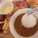 ガスト - キッズカレー。あんぱんまんのｼｰﾙと、がちゃがちゃｺｲﾝももらったので、大喜びです＾＾