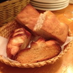 クッチーナ笑多 - 自家製パン