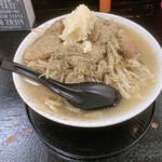 自家製太麺 ドカ盛 マッチョ - ラーメン（中）徳島味