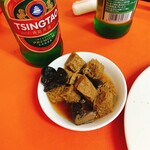 上海小吃 - キクラゲとお豆腐の煮込み…甘じょっぱくて安定のお酒泥棒