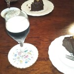 シティーライト - 琥珀の女王、ノアケーキ。