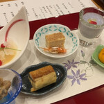 Mochi noki - 松風久しぶりに食べました。鰻にお芋って初の組み合わせ。さらし鯨(白い半透明の食材)も、初。