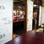 Sushi Kappou Sushi Han - 部屋からカウンターが見える