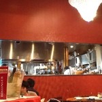 RIGOLETTO　WINE　AND　BAR - 2013/03 ちょっと壁紙が剥がれているとか壁にきずがあるとか、ちょっと古びてきてるようだ