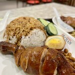 Hawker Chan Soya Sauce Chicken Rice&Noodle - ソヤソース チキンライス 6.80 SGD
            Soya Sauce Chicken Rice
            2022年7月18日