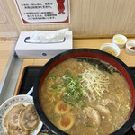 にんたまラーメン - 海苔もありますよ〜