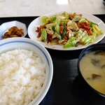 花屋食堂 - 「豚肉とキャベツの辛味噌炒め定食」全景