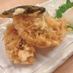 御膳蕎麦 雷門 田川 - 海老と小柱のかき揚げ