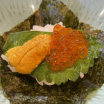中華そば 深緑 - 追いの贅沢「北海道産のウニといくらの海苔巻き」400円