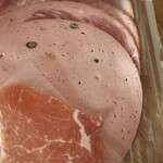 育風堂精肉店 - パカっと開けた中身