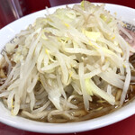 ラーメン二郎 - 『小ラーメン』(麺少なめ・ニンニク少なめ)