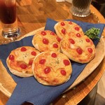 LUIDA'S BAR - ②メダル王のちいさなメダルPIZZA～5枚入り～960円