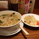 横濱 一品香 - 絶品タンメンと半チャーハン