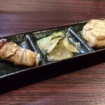 Yoino Neko - 口取り
                ⑴鯖のオイル煮
                ⑵冬瓜の塩昆布和え
                ⑶厚揚げ煮