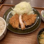 ごはん処 かつ庵 - 熟成ロースかつ定食120ｇです。（2022年７月）