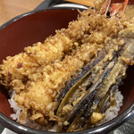 旬 - 上天丼…だったと思ふw
            海老がデカいし、かなり火入れがイイし、ギャルの尻ケツのようにプリップリ。