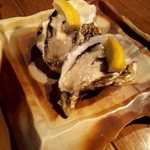 フィッシュバール 篤 自由が丘店 - お通しの生牡蠣