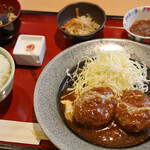 居酒屋 万 - 煮込みハンバーグ定食