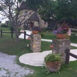 さんぽ道 - 門から店舗まで