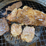 Yakiniku Kingu - 上ハラミステーキ、きんぐカルビ、カルビ