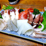 よし半 - 刺し盛り（２人前；ヤリイカ・フナベタ・ホタルイカ入り）