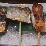 Uoichiba Chokusou Uoya Juuban - 干し物串焼(サンマみりん干し、鯵、赤魚)