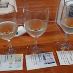 オープンカフェ まるごとやまなし館 - 甲州ワイン三種飲み比べ 1400円