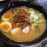 旭川らーめん かかし - 味噌担ラーメンを特製に！
      ９５０円