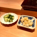 鮨 あらい - きゅうり 糠漬け・ガリ