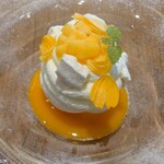 Derire - マンゴーのパヴロヴァ風 メレンゲ フランボワーズ ヨーグルトのクリーム