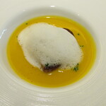 Derire - バターナッツカボチャのポタージュ カレー風味のミルクの泡 フォアグラ