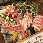 やきとんと豆皿 ましかく - 