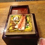 いづ重 - 蒸し寿し