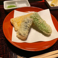 京都祇園 天ぷら八坂圓堂 - とうもろこし＆ウニの磯辺揚げ＆えんどう豆のコロッケ