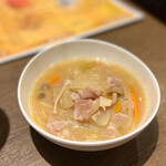 Shou tarou - ◯お通し¥ask…豚汁みたいな煮物？スープ。お野菜たっぷりで美味しいです♪