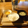 Nainshi Hoteru Asahikawa - ご飯と生卵とみそ汁