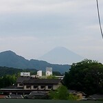 ニュー八景園 - 窓の外に富士山