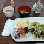 東横INN - 味噌汁にヤクルトがついているのが二日目。