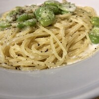 Trattoria VICINO - 空豆のアンチョビクリームパスタ
