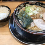 とんこつらぁ麺 松もと - 