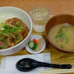 小さな食堂 ヒロ - 生姜焼き丼 (税込)580円 (2022.07.19)
