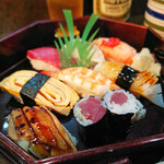 馬上豊寿司 - まぐろ、鯛、サーモン親子、いか、海老、玉子、穴子、鉄火巻き