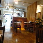 お店の奥がカフェになります。