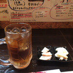 和洋風居酒屋 たぁちゃん - ウーロンハイ＋おとおし