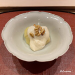 御料理 寺沢 - 白桃の白和え