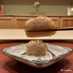 御料理 寺沢 - 喜知次の炙りの小袖ずし