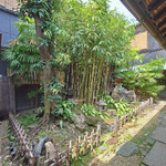 Onkaiseki Shiratama - 中庭の先にも中庭