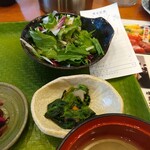 魚殿 - サラダと小鉢