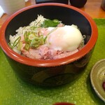 Uoden - ネギトロ温玉丼（アップ）