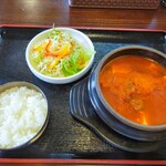 KOREAN TABLE MOON - スンドゥブチゲ定食　935円